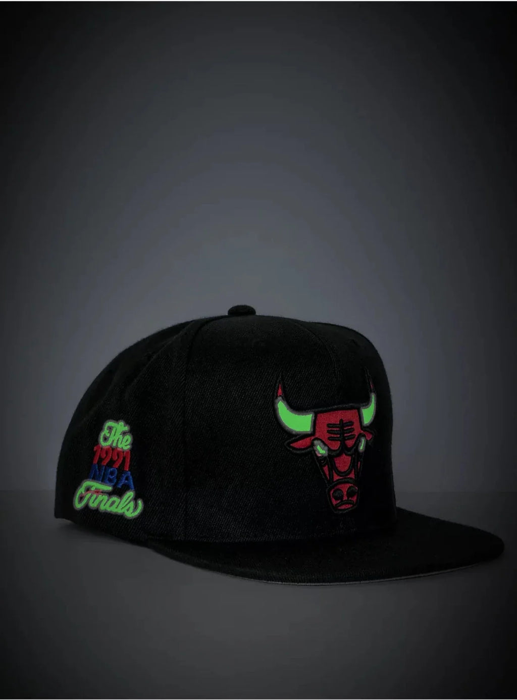 Mitchell & Ness Hat - NBA Glow Team Snapback - Bulls - Black - SH21010