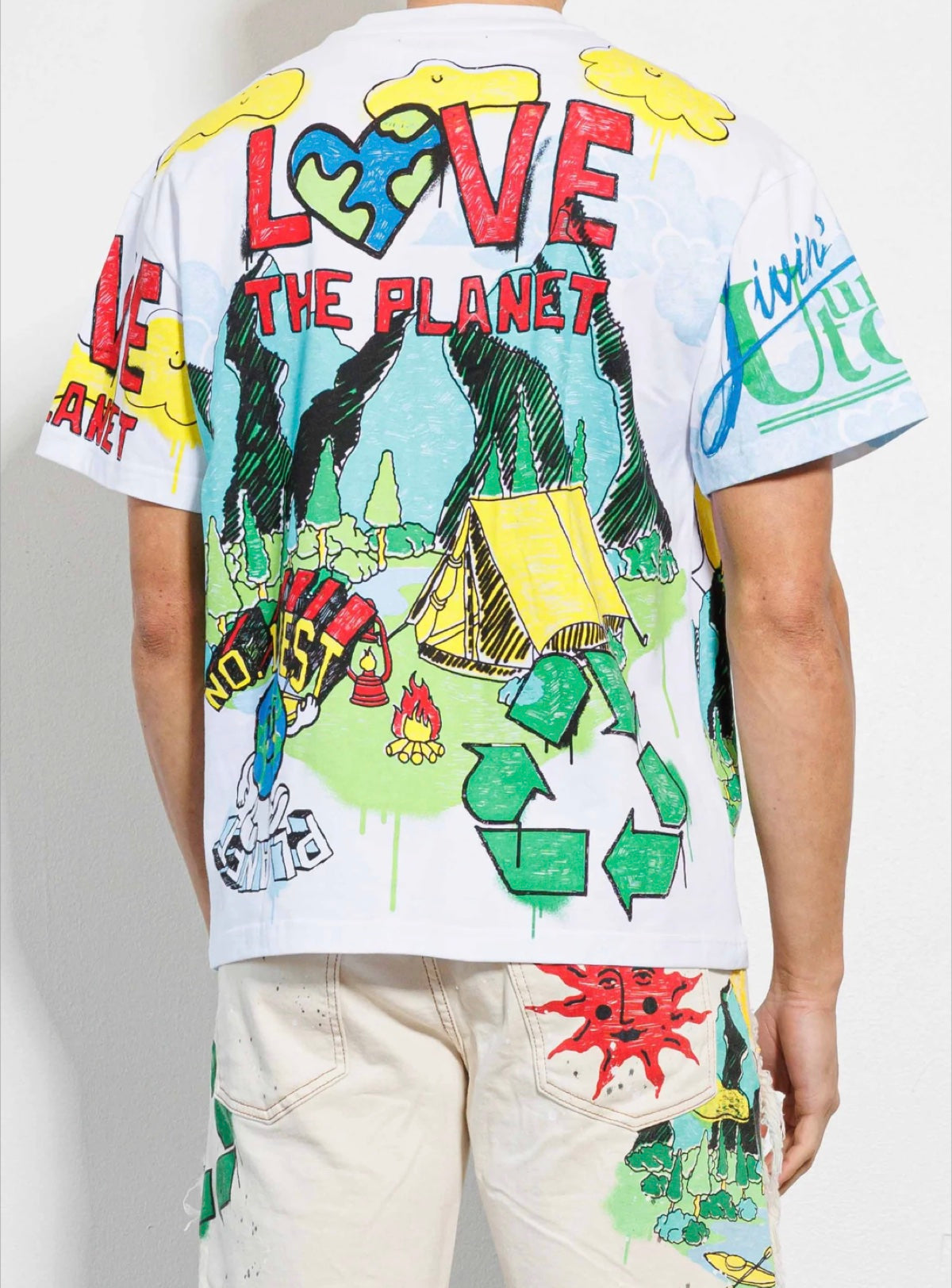 First Row T-Shirt - Love Your Planet - White - FRT2049