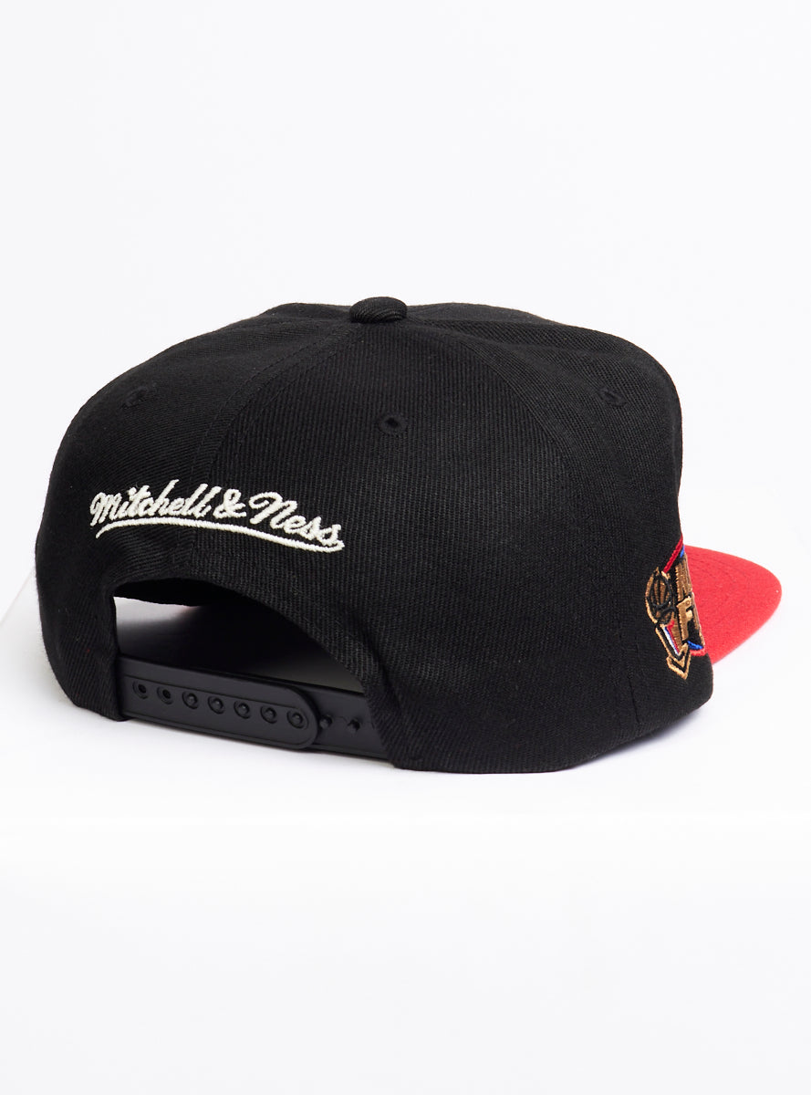 Mitchell & Ness Hat - NBA Glow Team Snapback - Bulls - Black and Red - SH21010