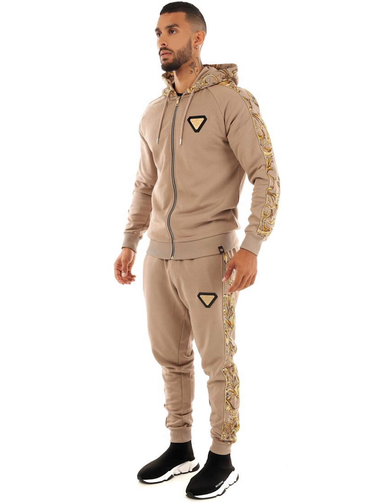 George V Sweatsuit - Side Logo - Beige And Gold - GV2420