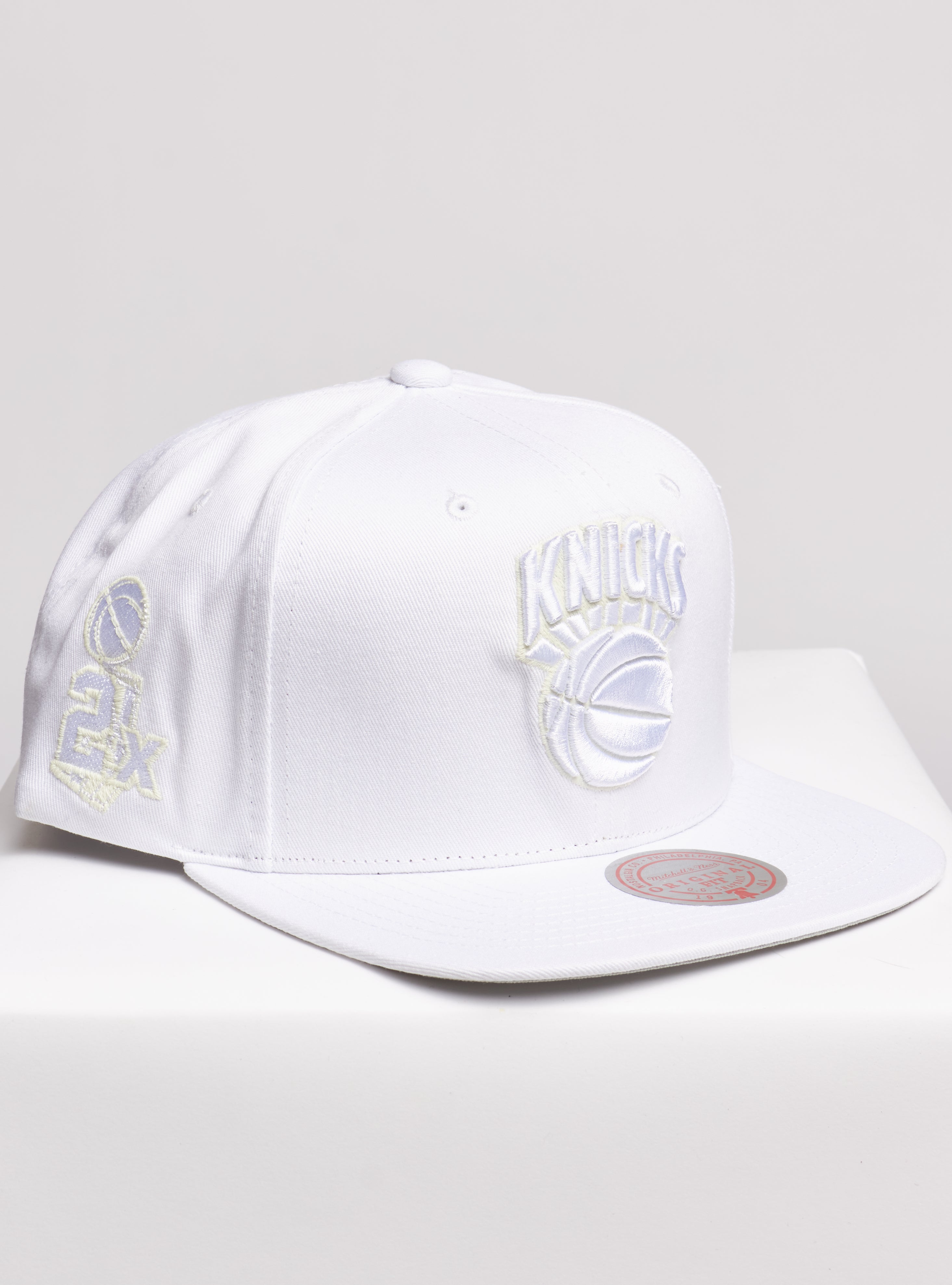 Mitchell & Ness Snapback - UV Reactive - New York Knicks - White - SH20022